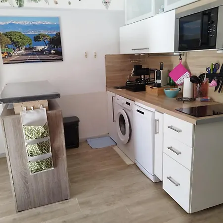 Jolie Climatise Avec Piscine Appartement *
